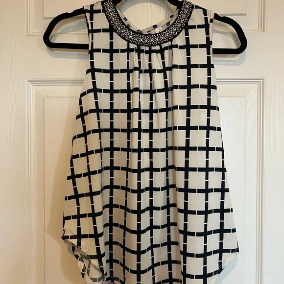 PerSeption Concept Black and White Sleeveless pattern beaded Blouse - Picture 3 of 6